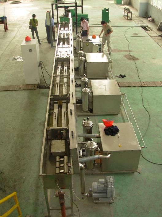 连续通过式超声波清洗机