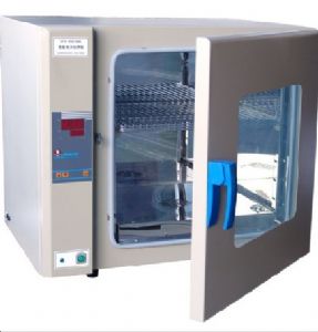 电热恒温培养箱