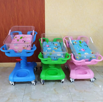 月子中心婴儿车